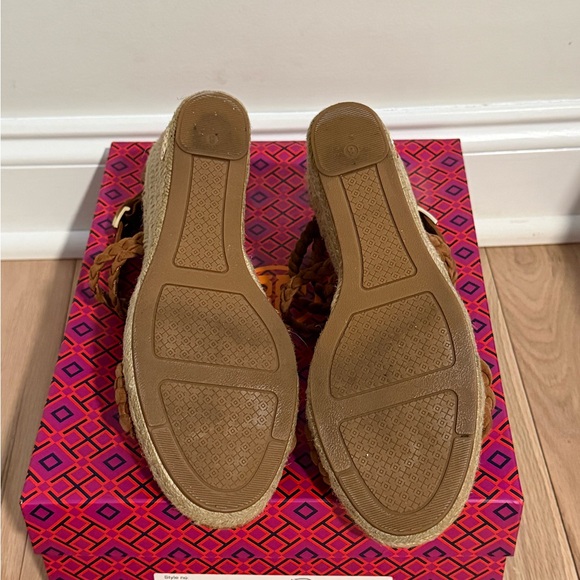 Tory Burch Bailey 90mm Ankle Strap Wedge Sandals - Picture 4 of 5